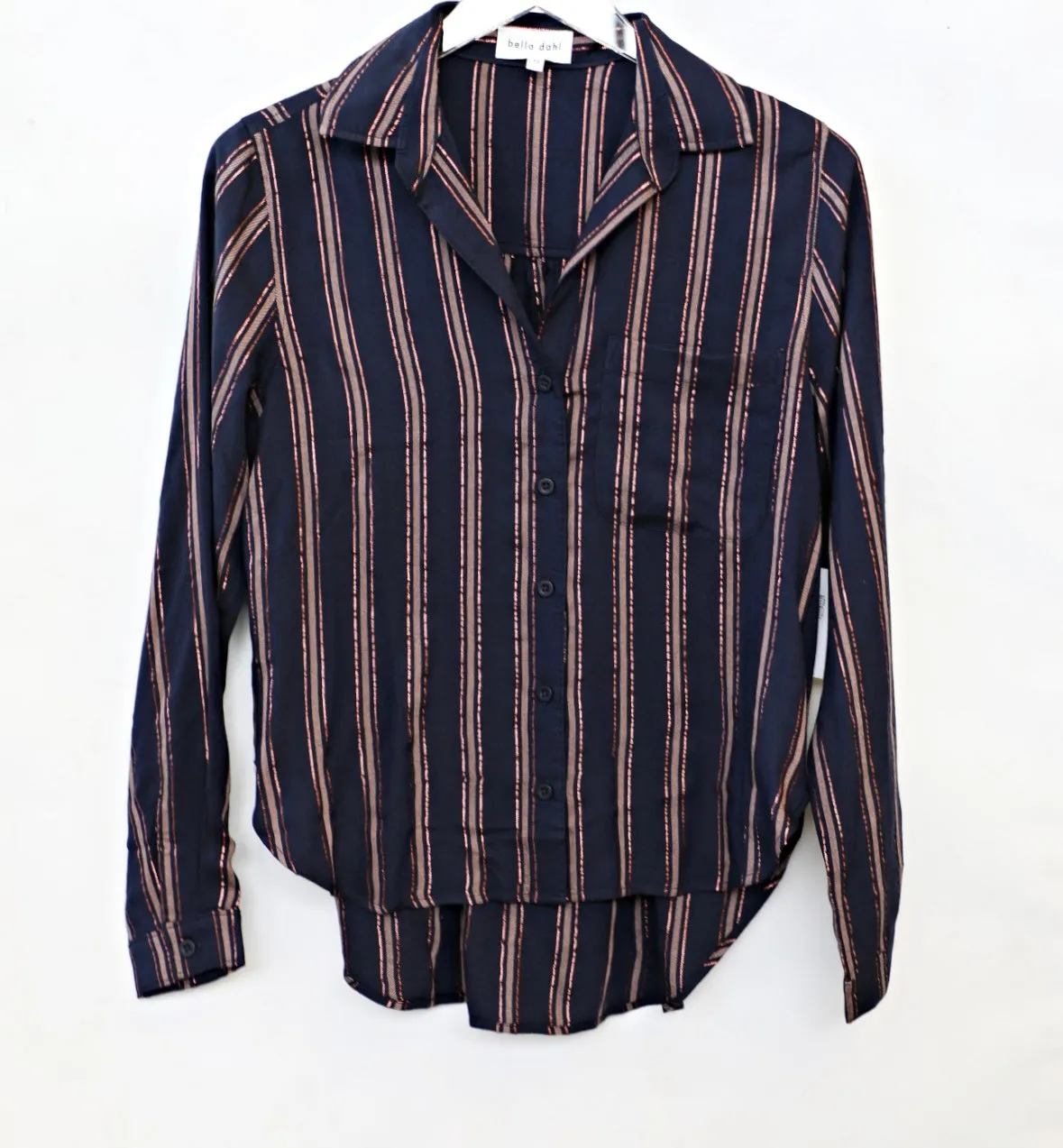 Bella Dahl - Rounded Hem Pocket Button Down Shirt in Navy