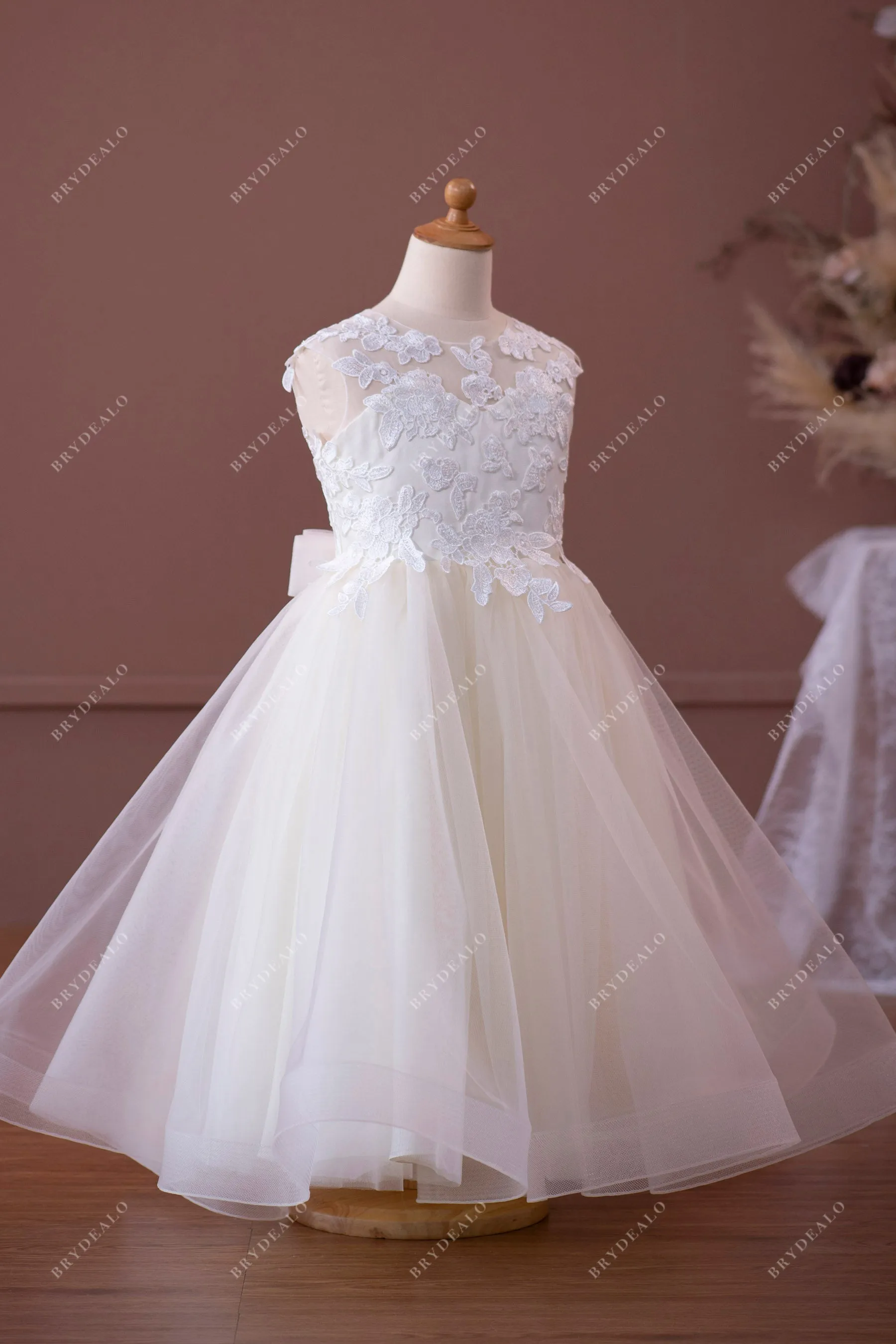 Cute Ivory Lace Tulle Keyhole Back Flower Girl Dress